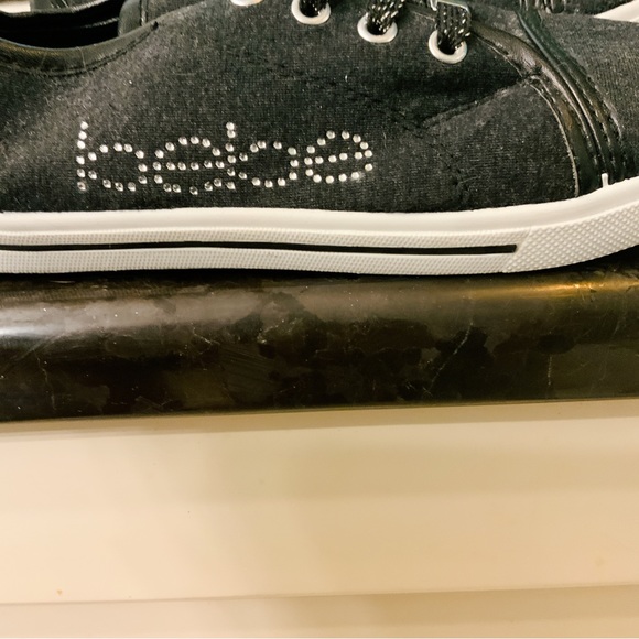 NWT BEBE GIRLS CHARCOAL SNEAKERS BEBE RHINESTONES GLITTERY LACES BEBE CHARM 2/3 - Picture 7 of 16